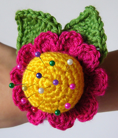 Flower wrist pincushion